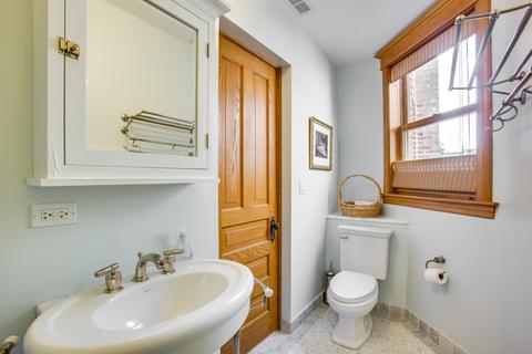 1431 W Warner Ave, Chicago, IL 60613 photo 29
