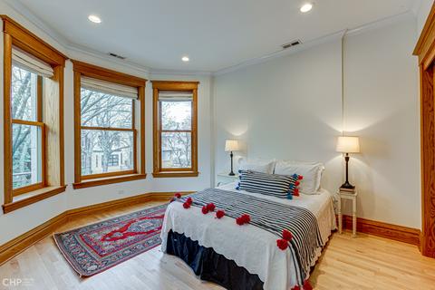 1431 W Warner Ave, Chicago, IL 60613 photo 25