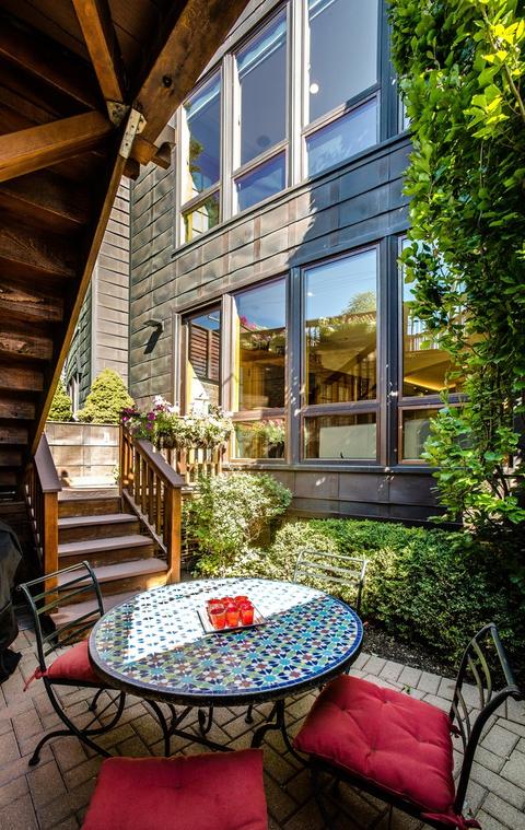 1431 W Warner Ave, Chicago, IL 60613 photo 18