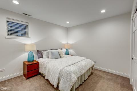 1431 W Warner Ave, Chicago, IL 60613 photo 38