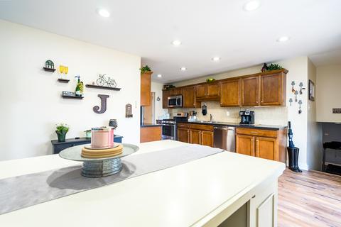 6648 Forestview Dr, Oak Forest, IL 60452 photo 12
