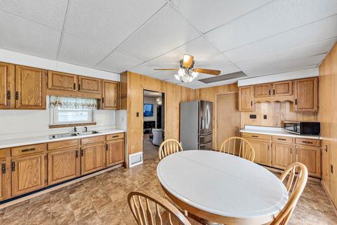 809 S 5th Ave, Kankakee, IL 60901 photo 5