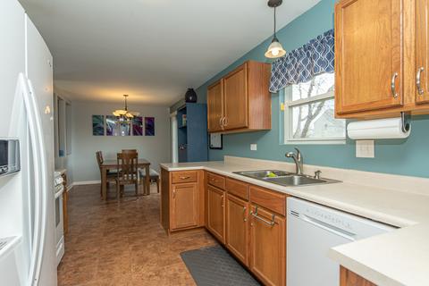 5827 Emerald Pointe Dr, Plainfield, IL 60586 photo 7