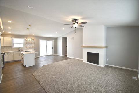 1 Fedor Cir, Bloomington, IL 61705 photo 2