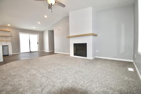 1 Fedor Cir, Bloomington, IL 61705 photo 3