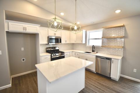 1 Fedor Cir, Bloomington, IL 61705 photo 4