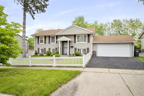 305 Meyer Ct, Streamwood, IL 60107 photo 3