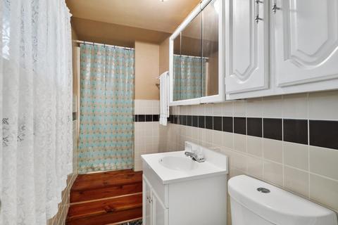 305 Meyer Ct, Streamwood, IL 60107 photo 23