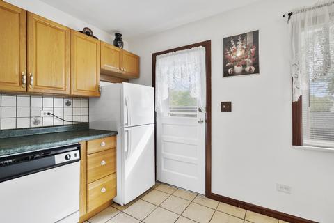 305 Meyer Ct, Streamwood, IL 60107 photo 10
