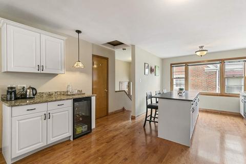 445 Uvedale Rd, Riverside, IL 60546 photo 3