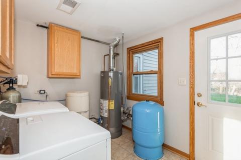 237 Willow St, Roselle, IL 60172 photo 11