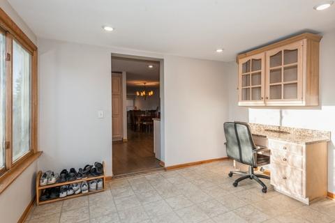 237 Willow St, Roselle, IL 60172 photo 10
