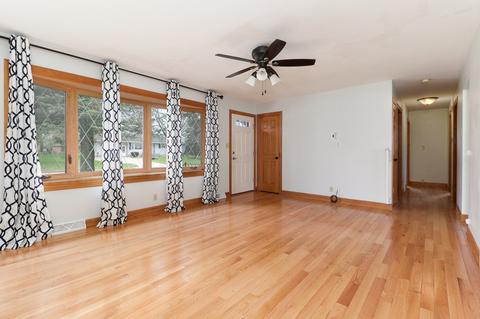 2413 12th St, Peru, IL 61354 photo 4