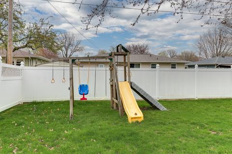 2413 12th St, Peru, IL 61354 photo 33