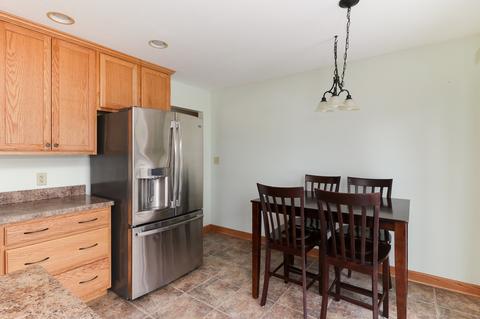2413 12th St, Peru, IL 61354 photo 9