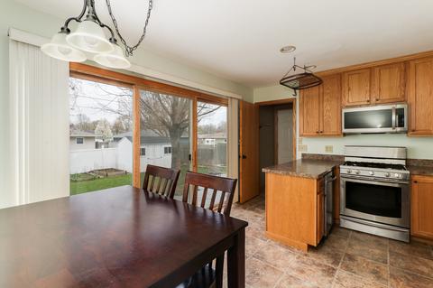 2413 12th St, Peru, IL 61354 photo 7