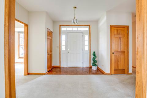 586 Golfers Ln, Bartlett, IL 60103 photo 4