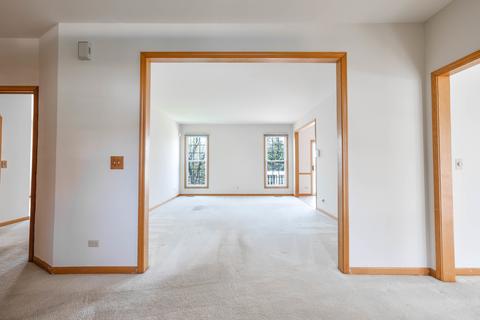 586 Golfers Ln, Bartlett, IL 60103 photo 7