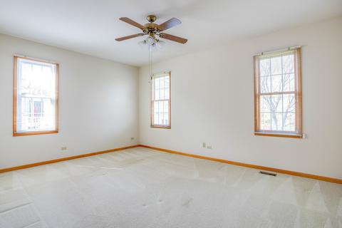 586 Golfers Ln, Bartlett, IL 60103 photo 13