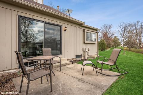 4551 Opal Dr, Hoffman Estates, IL 60192 photo 3