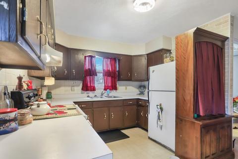 293 E Park St, Argenta, IL 62501 photo 13