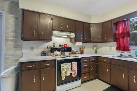 293 E Park St, Argenta, IL 62501 photo 11