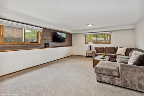 2312 E Beck Rd, Lindenhurst, IL 60046 photo 5