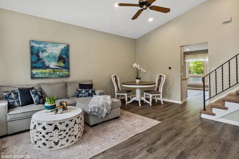 2312 E Beck Rd, Lindenhurst, IL 60046 photo 2