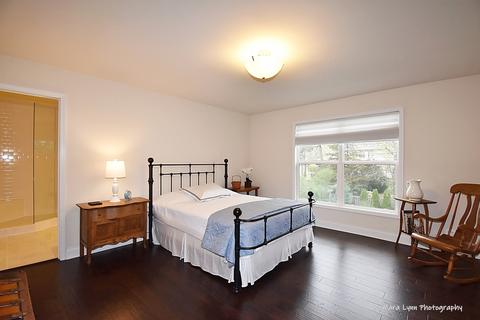 1014 Glencoe St, Wheaton, IL 60187 photo 9