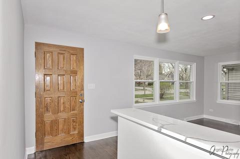 356 Hamilton Ave, Elgin, IL 60123 photo 3