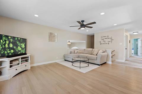 1128 Durham Dr, Wheaton, IL 60189 photo 6