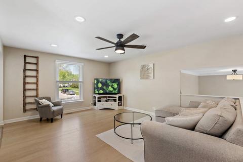 1128 Durham Dr, Wheaton, IL 60189 photo 7