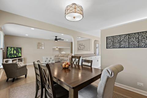 1128 Durham Dr, Wheaton, IL 60189 photo 9