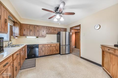 877 Sheldon Ave, Aurora, IL 60506 photo 10