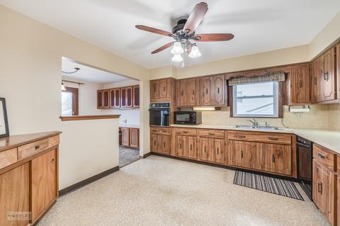 877 Sheldon Ave, Aurora, IL 60506 photo 11