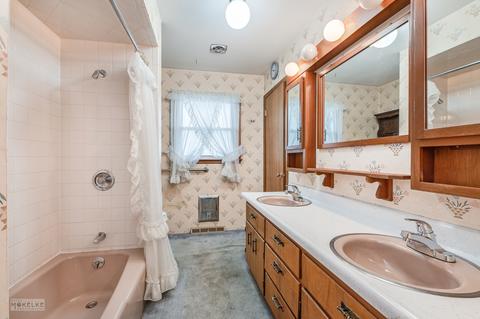877 Sheldon Ave, Aurora, IL 60506 photo 13