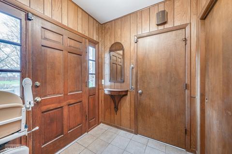 877 Sheldon Ave, Aurora, IL 60506 photo 3