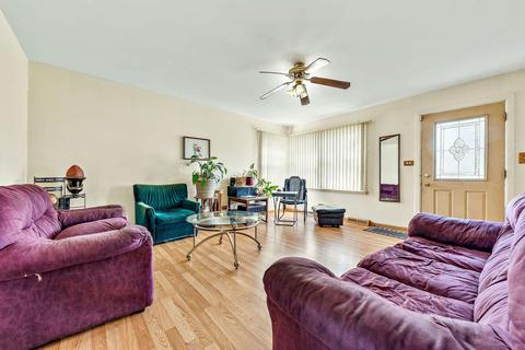 16211 Richmond Ave, Markham, IL 60428 photo 3