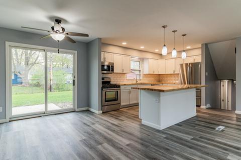 1805 Crescent Dr, Champaign, IL 61821 photo 8