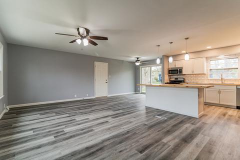 1805 Crescent Dr, Champaign, IL 61821 photo 4