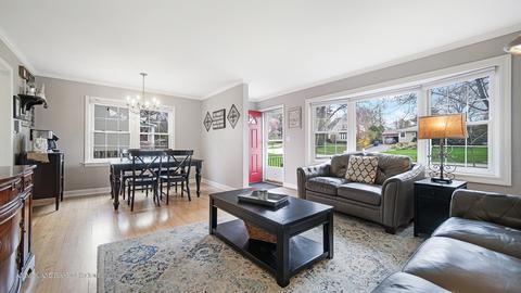 1017 E Willow Ave, Wheaton, IL 60187 photo 4