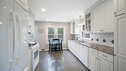 1017 E Willow Ave, Wheaton, IL 60187 photo 8