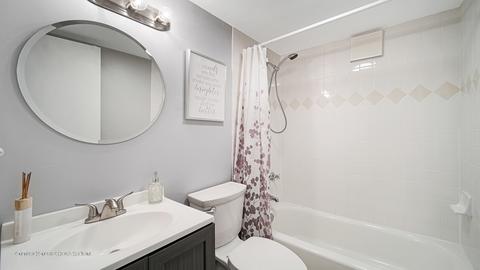 1017 E Willow Ave, Wheaton, IL 60187 photo 23