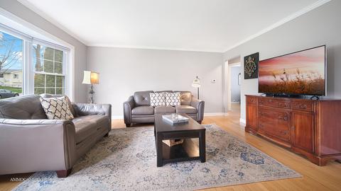 1017 E Willow Ave, Wheaton, IL 60187 photo 5