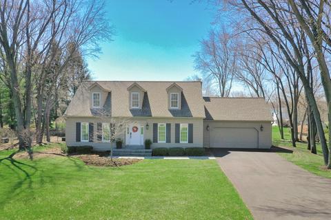 3003 Pleasant Dr, Mchenry, IL 60051 photo 1