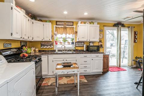 1901 Flower St, Mchenry, IL 60050 photo 6