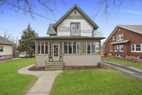 826 Duncan Ave, Elgin, IL 60120 photo 1