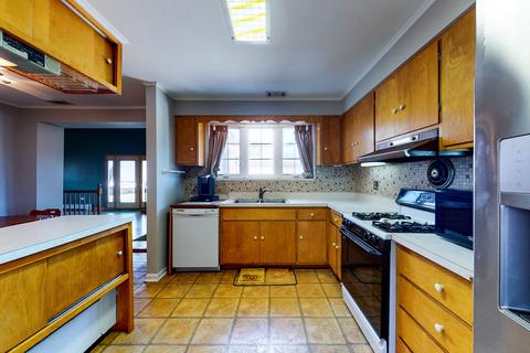 800 E Algonquin Rd, Des Plaines, IL 60016 photo 9