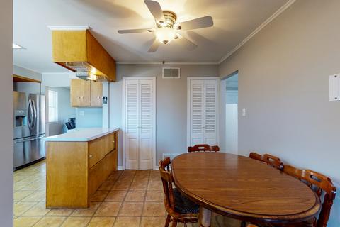 800 E Algonquin Rd, Des Plaines, IL 60016 photo 14
