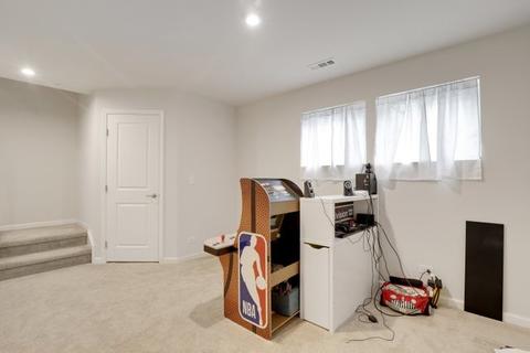 65 Nicholas Dr E, Des Plaines, IL 60016 photo 22